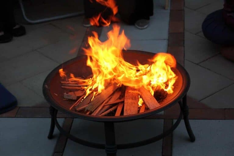 Best Woods to Burn in a Fire Pit (and Woods to Avoid)