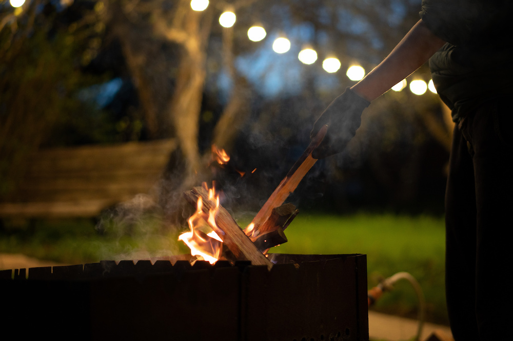 what is the best way to put out a fire pit